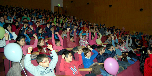 "O Planeta Limpo" contou com a presença de alunos e professores do 3º, 4º e 5º ano da Escola EBI Fernando Casimiro .